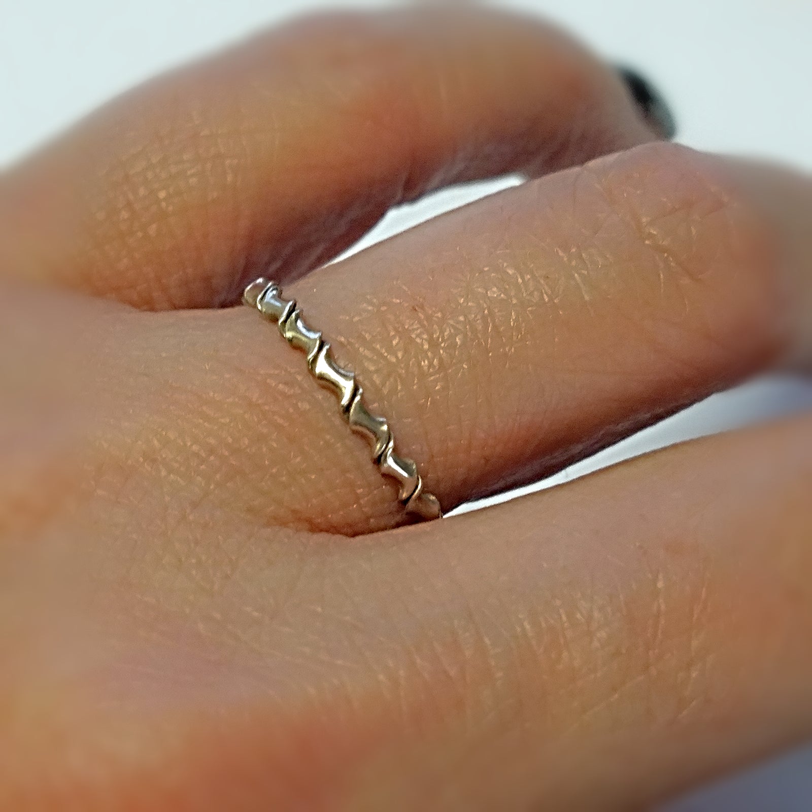 Wave Design Ring Band