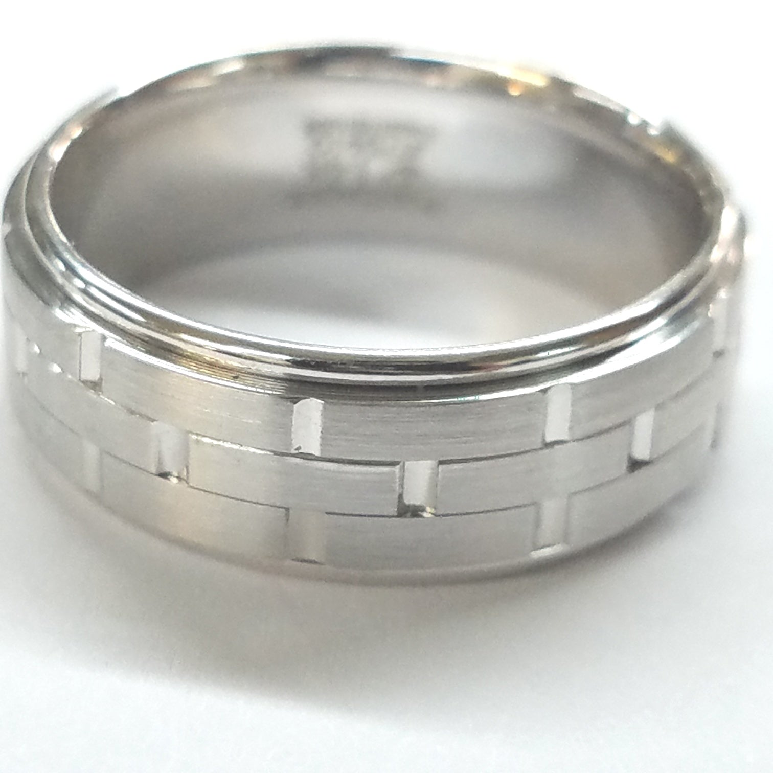 Brick Pattern Ring Band