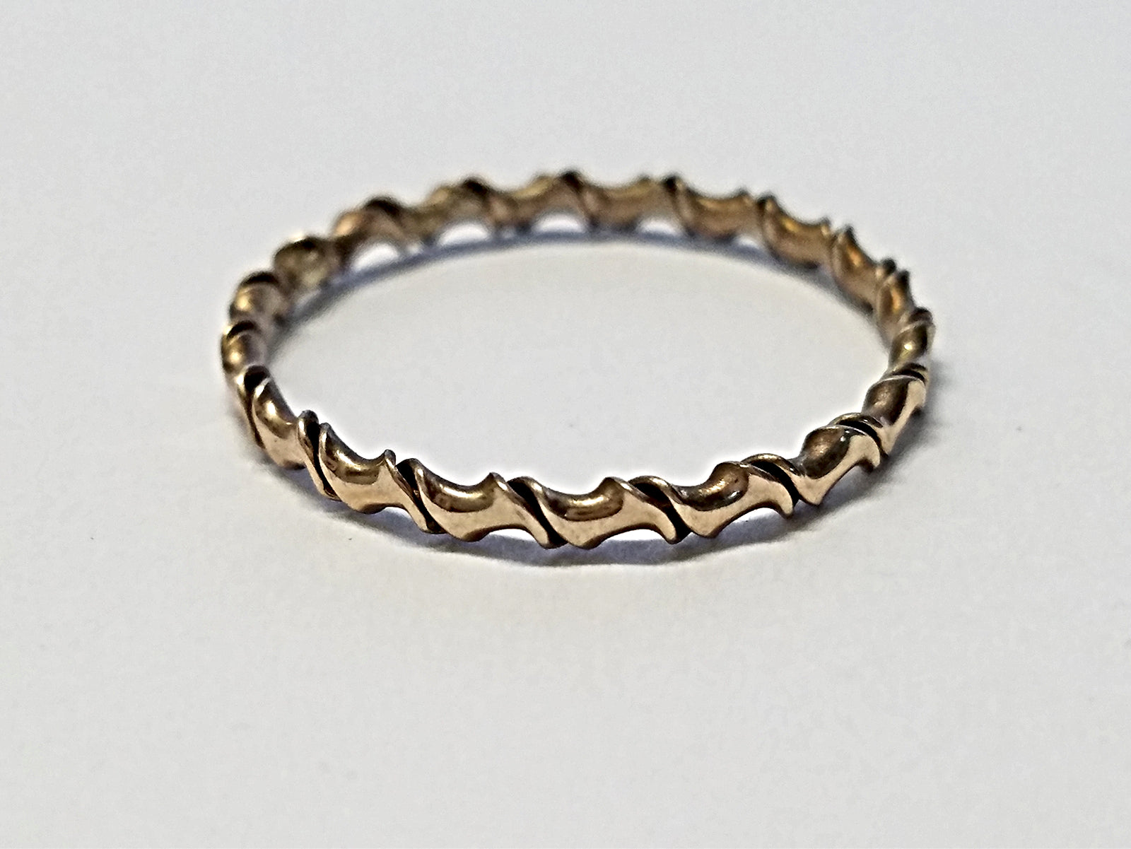 Wave Design Ring Band