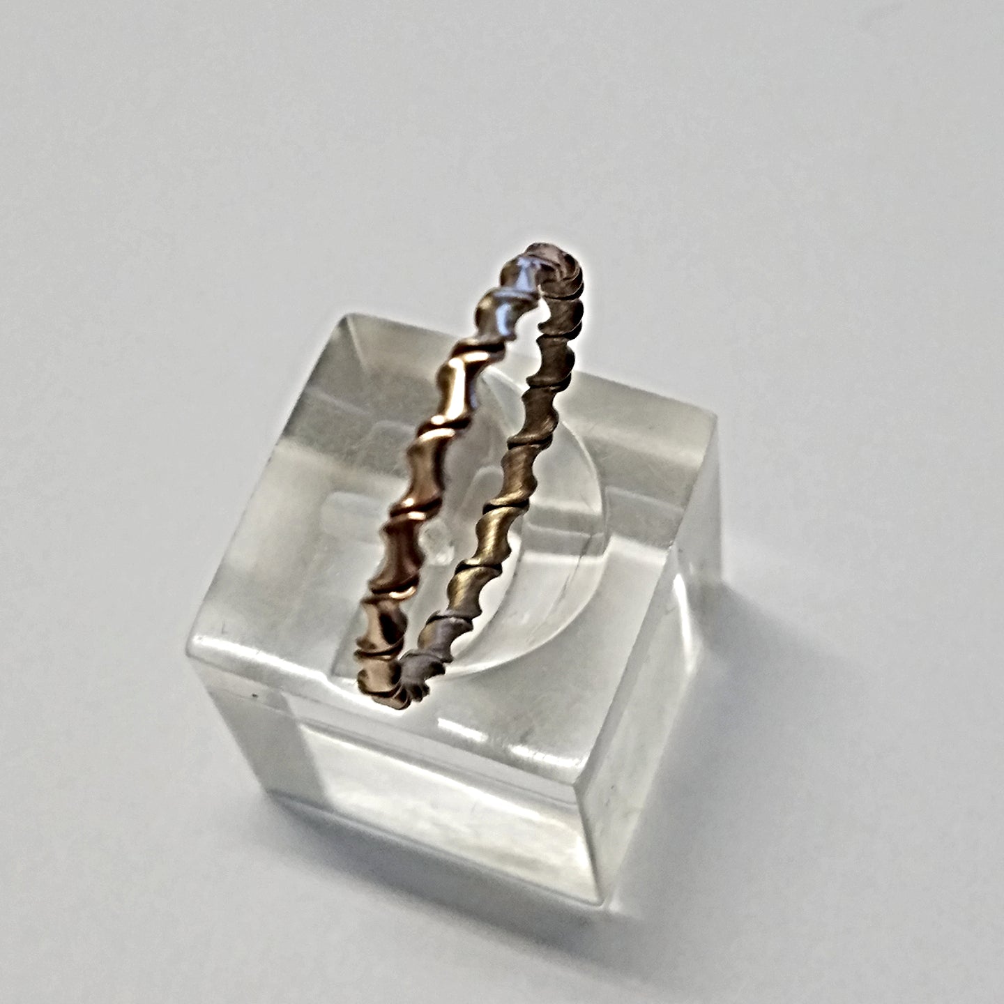 Wave Design Ring Band