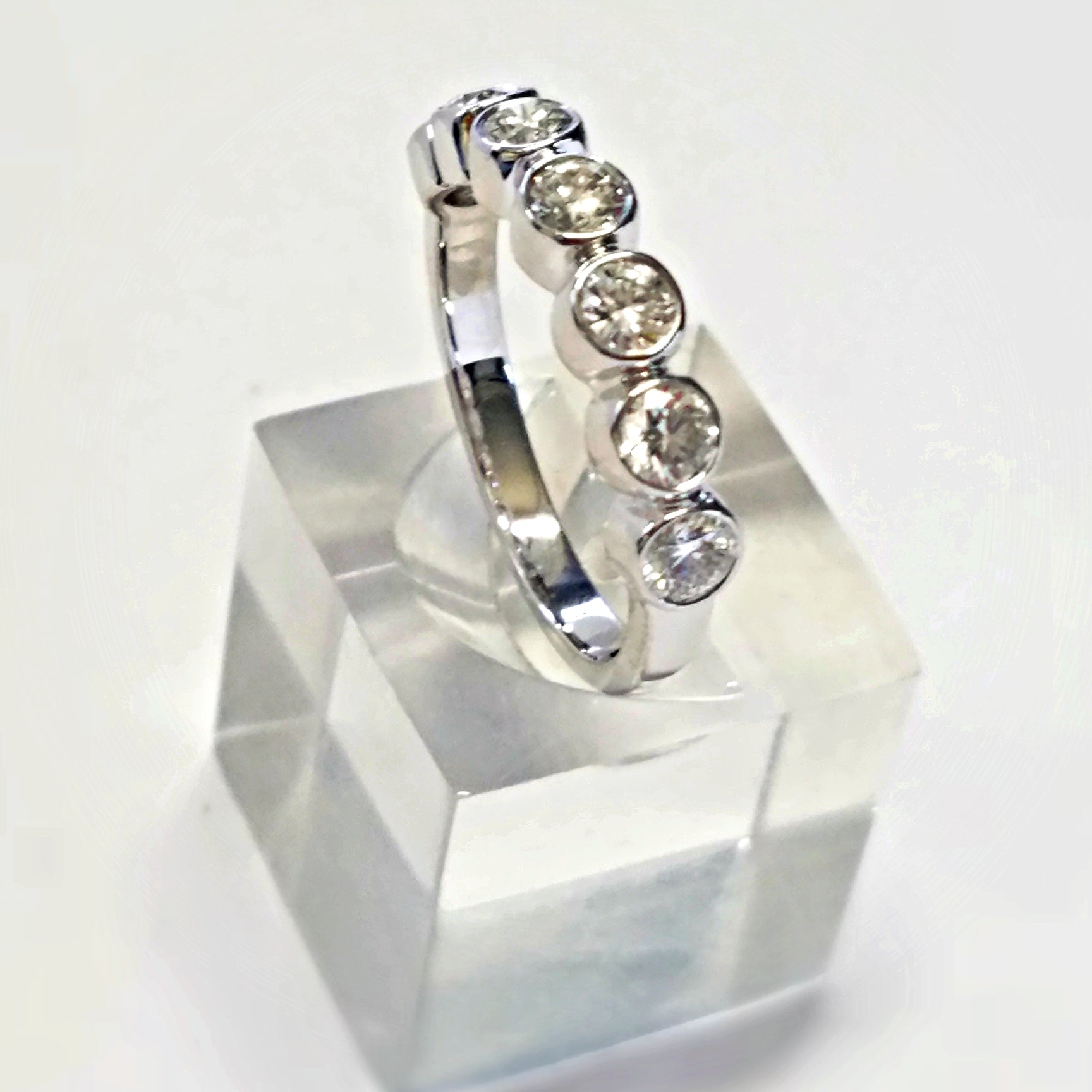 18ct White 1.50ct Diamond 7 stone 1/2 ET Ring