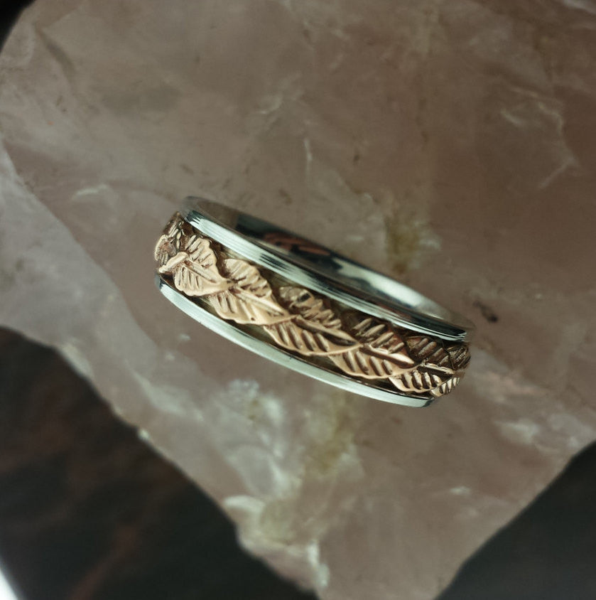 Leaf Design Ring Band